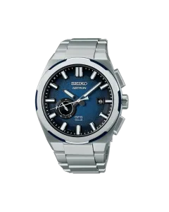 Seiko Astron SSJ023J1 herreklokke på 42 mm i titan med perpetualkalender og gangreserveidikator.