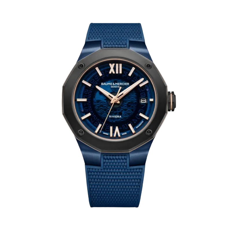 Baume & Mercier Riviera er en herreklokke på 42 mm med blå skive, blå gummirem og blå kasse. 120 timer gangreserve. Baume & Mercier Riviera er en herreklokke på 42 mm med blå skive, blå gummirem og blå kasse. 120 timer gangreserve.