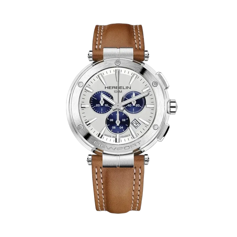 Herbelin Newport Chrono 37688a42gd herreklokke på 43 mm med quartzverk, sølvget skive og skinnrem. Vanntett til 100 meter.