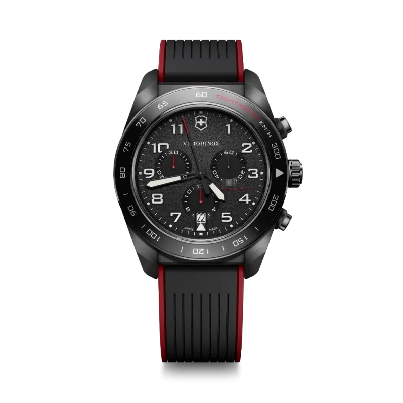 Victorinox Swiss Army Chronograph herreur med quartzverk, sort kasse, skive og skinnrem med røde detaljer. 100 meter vanntett. Victorinox Swiss Army Chronograph herreur med quartzverk, sort kasse, skive og skinnrem med røde detaljer. 100 meter vanntett.