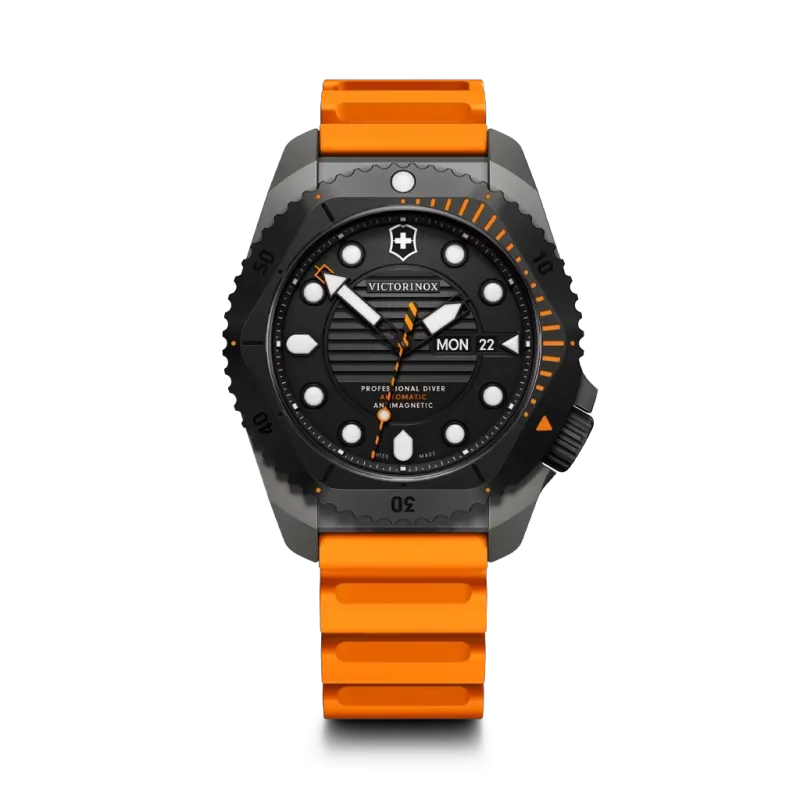 Victorinox Dive Pro Automatic dykkerur til herre på 43 mm med automatisk verk, sort skive, kasse i titan og oransje gummirem. Victorinox Dive Pro Automatic dykkerur til herre på 43 mm med automatisk verk, sort skive, kasse i titan og oransje gummirem.