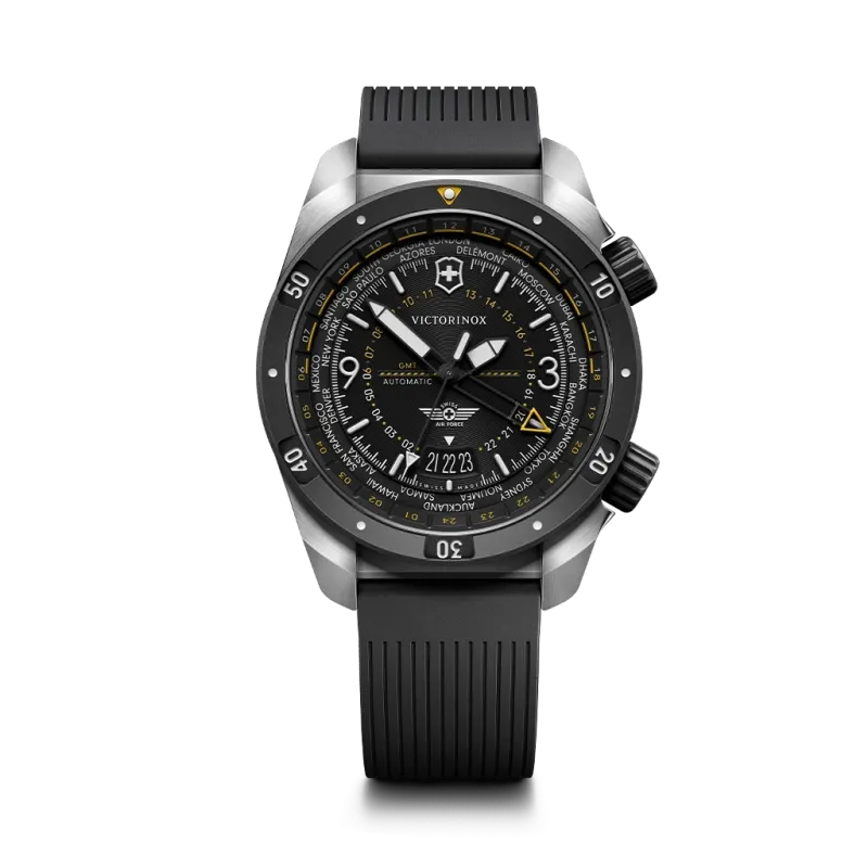 Victorinox Air Pro GMT Automatic herreklokke på 43 mm med sort skive, kasse i stål og sort gummirem.
