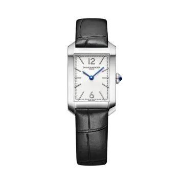 Baume & Mercier Hampton rektangulær dameklokke med quartzverk, hvit skive og sort skinnrem.
